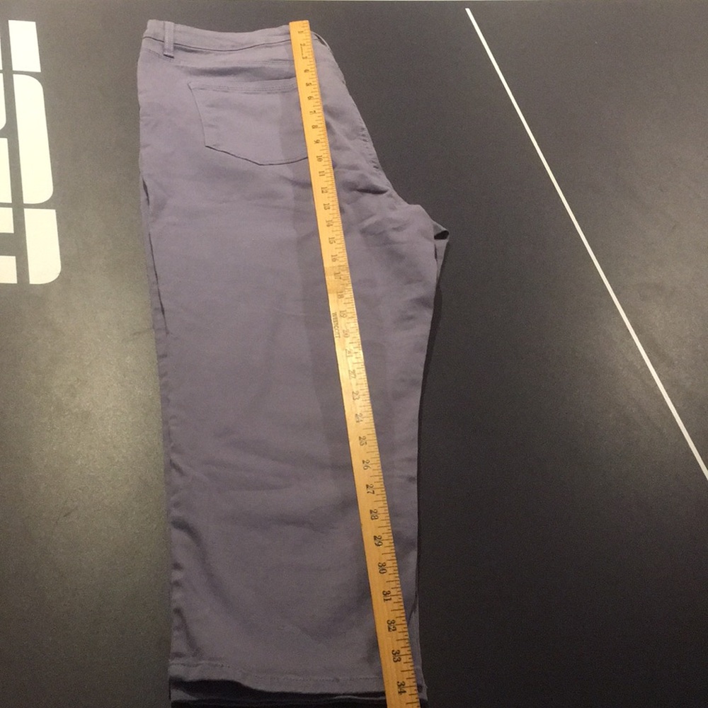 Bandolino capri super stretch pants.Last price! - Picture 5 of 5